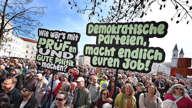 Kundgebung zur  "Pr&uuml;f-Kampagne"