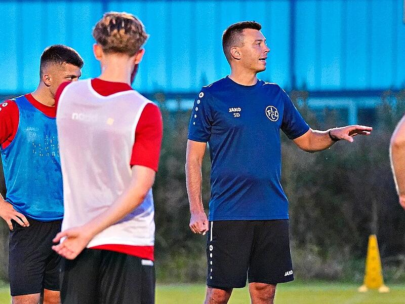 Der Lichtenfelser Trainer Stefan Dietz will sich mit seinem Team so lange wie m&ouml;glich in der Spitzengruppe der Bezirksliga halten.
