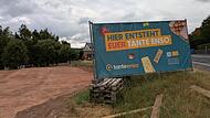 Der Bauplatz ist für den Neubau des Tante Enso Ladens vorbereitet.