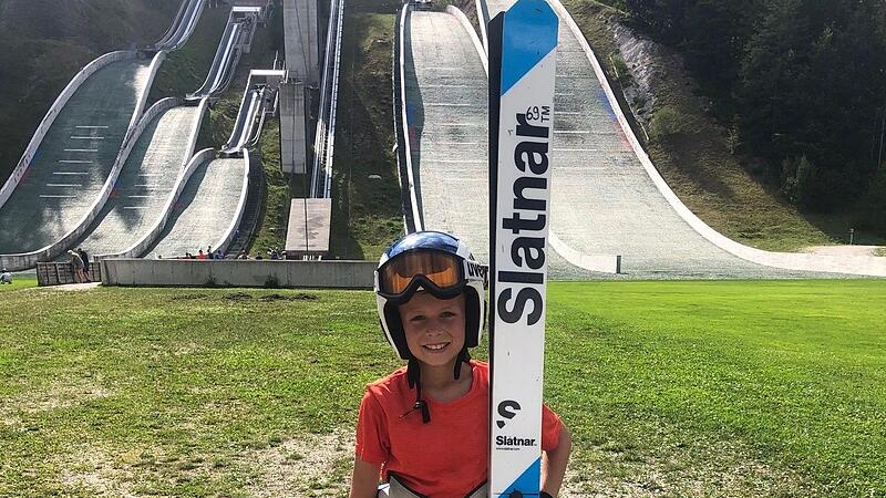 Finn Weigel beim Trainingslager in der Skisprungarena von Planica (Slowenien), wo auch Weltcups stattfinden. Finn Weigel beim Trainingslager in der Skisprungarena von Planica (Slowenien), wo auch Weltcups stattfinden.