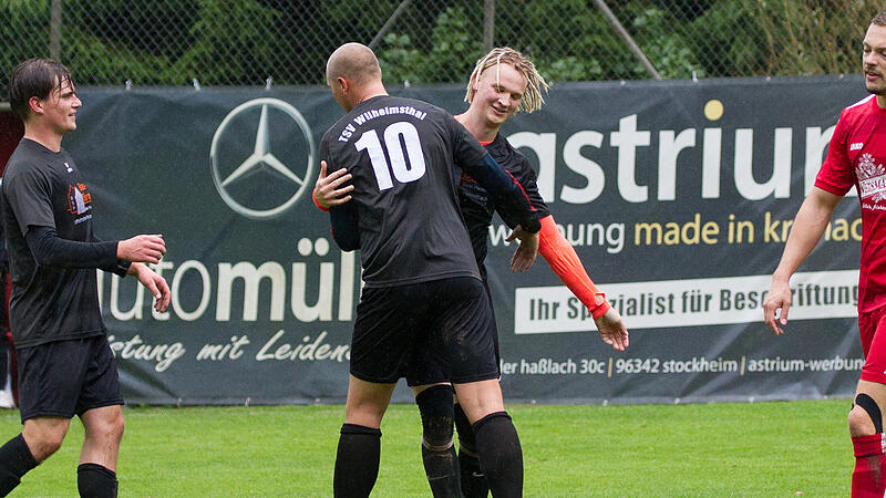 Der TSV Wilhelmsthal konnte gegen den SCR Steinbach am Wald zehn Tore bejubeln. Eines davon gelang Spielertrainer Daniel W&uuml;nsch (Nummer 10)