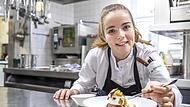 Marina Dahms aus Dittelbrunn ist Junior-Sous-Chefin in Laudensacks Gourmet-Restaurant in Bad Kissingen. Am liebsten macht sie Desserts. Marina Dahms aus Dittelbrunn ist Junior-Sous-Chefin in Laudensacks Gourmet-Restaurant in Bad Kissingen. Am liebsten macht sie Desserts.