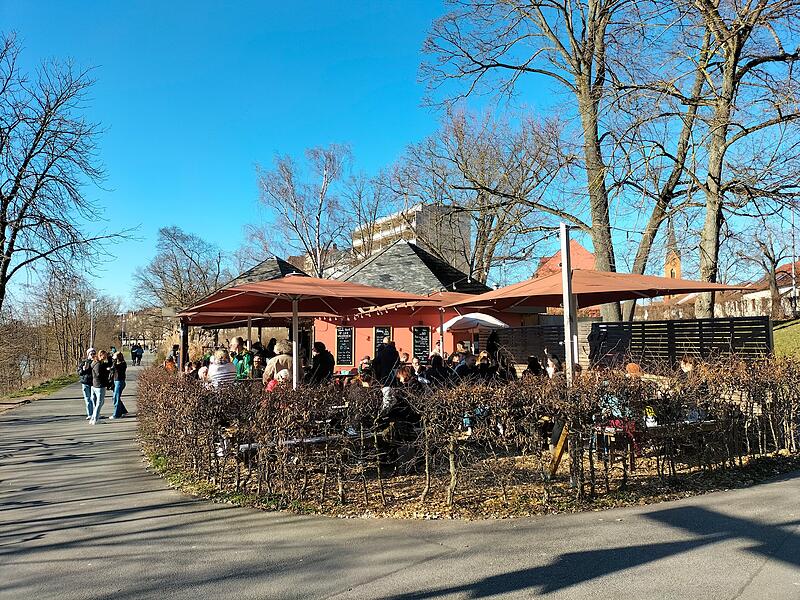 Am Kiosk Kunni stehen die Bamberger bei schönem Wetter jetzt schon Schlange. Am Kiosk Kunni stehen die Bamberger bei schönem Wetter jetzt schon Schlange.