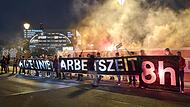 Union und SPD wollen den Acht-Stunden-Tag durch eine maximale Wochenarbeitszeit ersetzen. Gewerkschaften sehen das kritisch. Union und SPD wollen den Acht-Stunden-Tag durch eine maximale Wochenarbeitszeit ersetzen. Gewerkschaften sehen das kritisch.