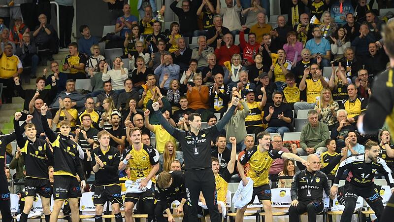 Das Pokal-Achtelfinale des HSC 2000 Coburg gegen den TBV Lemgo-Lippe war nervenaufreibend, auch so mancher Fan konnte nicht mehr ruhig sitzen.