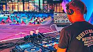 DJ Marc Pain und DJ Nitronic sorgen am 3. und 4. August im Thermen-Meer der Obermain Therme für sommerliche Beats. Obermain Therme DJ Marc Pain und DJ Nitronic sorgen am 3. und 4. August im Thermen-Meer der Obermain Therme für sommerliche Beats. Obermain Therme