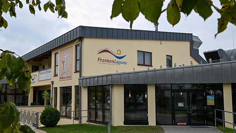 Das Schwimmbad Frankenlagune in Hirschaid (Landkreis Bamberg) muss dringend saniert werden.