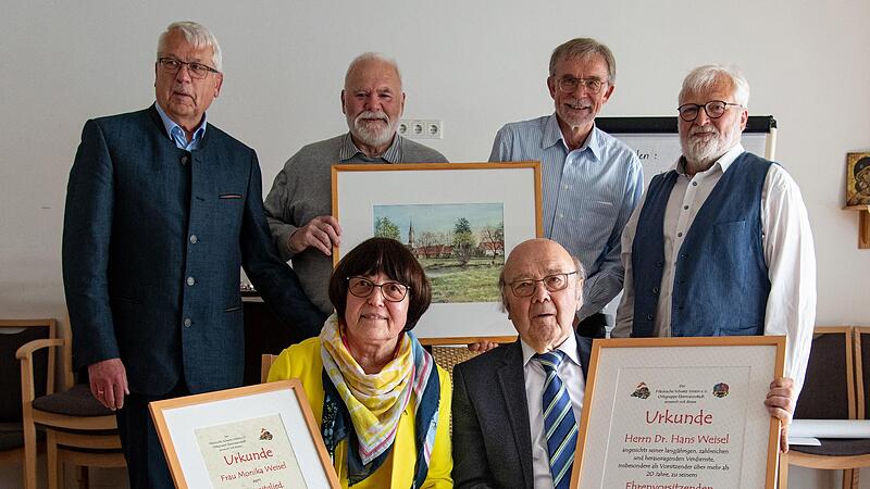 Die geehrten Monika und Hans Weisel (vorne) mit den Vereinsvertretern Josef Müller, Wolfgang Mehrer, Günter Wagner und Winfried BauerForchheim & Fränkische Schweiz Die geehrten Monika und Hans Weisel (vorne) mit den Vereinsvertretern Josef Müller, Wolfgang Mehrer, Günter Wagner und Winfried BauerForchheim & Fränkische Schweiz