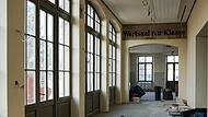 Noch fehlt der Fußboden, noch hängen Kabel aus Decken und Wänden – die Fertigstellung des Bahnhofes in Neuenmarkt wird sich erneut um einige Zeit verschieben.