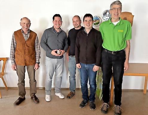 Der Vorstand mit (von links) Herbert K&ouml;rner, Christian Willsch, Frank Lehmann, Matthias Hofmann und der langj&auml;hrige fr&uuml;here Vorsitzende Gerhard K&ouml;rner.