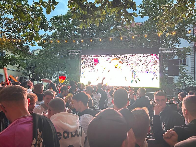 Fußball-EM: Public Viewing in CoburgFußball-EM 2024: So feiert Coburg Fußball-EM: Public Viewing in CoburgFußball-EM 2024: So feiert Coburg