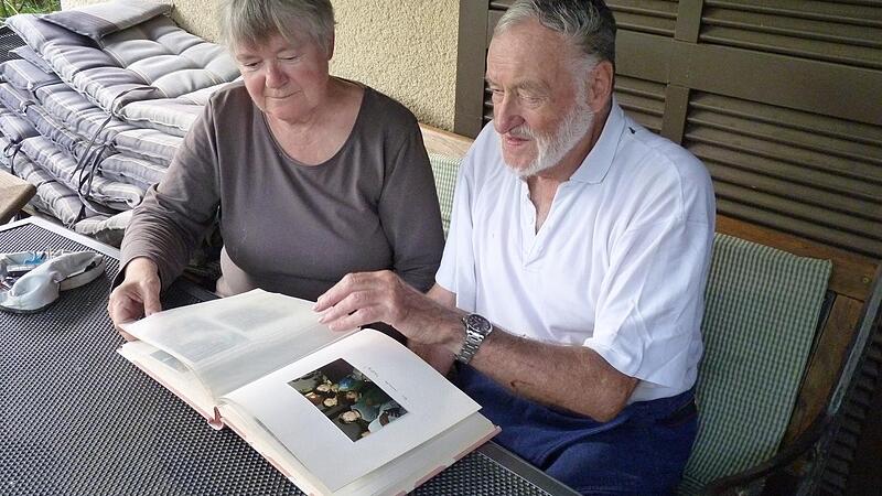 Margarete und Georg Walcher erinnern sich gerne an die Taufe ihrer armenischen Patenkinder in Höchstadt.