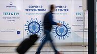 Wer in den Herbstferien in den Urlaub fliegen will, sollte sich genau über die Bestimmungen in seinem Zielland informieren.