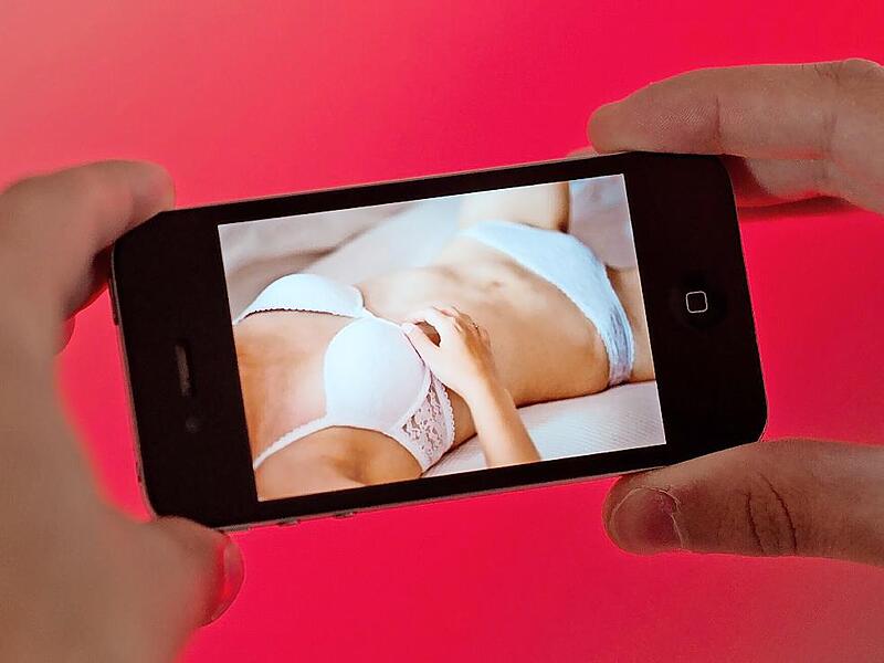 Das Weiterleiten eines heimlich aufgenommenen erotischen Videoclips könnte für einen Mann aus den Haßbergen schwerwiegende Konsequenzen haben.
