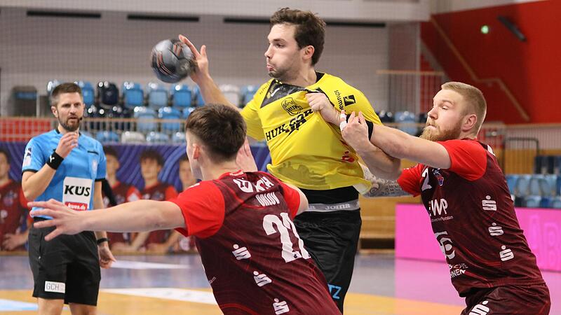 HSC-R&uuml;ckraumakteur Fynn Herzig (gelbes Trikot) erzielte sechs Treffer. den Gro&szlig;teil allerdings in den letzten Minuten, als die Partie bereits entschieden war.