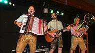 Die „Frankenbanda“ mit Pressecks Bürgermeister Christian Ruppert (Mitte) als Frontmann liefert die zünftige Musik zum Lionator. Die „Frankenbanda“ mit Pressecks Bürgermeister Christian Ruppert (Mitte) als Frontmann liefert die zünftige Musik zum Lionator.
