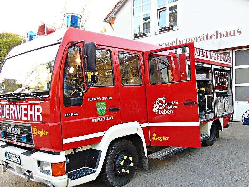 Demnächst sind die Kinder Mitglied im Verein und dürfen auch das Feuerwehrauto inspizieren. Petra Malbrich Demnächst sind die Kinder Mitglied im Verein und dürfen auch das Feuerwehrauto inspizieren. Petra Malbrich