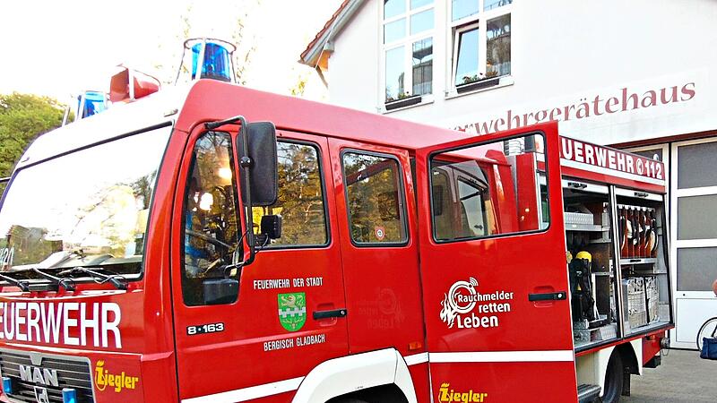 Demnächst sind die Kinder Mitglied im Verein und dürfen auch das Feuerwehrauto inspizieren. Petra Malbrich Demnächst sind die Kinder Mitglied im Verein und dürfen auch das Feuerwehrauto inspizieren. Petra Malbrich