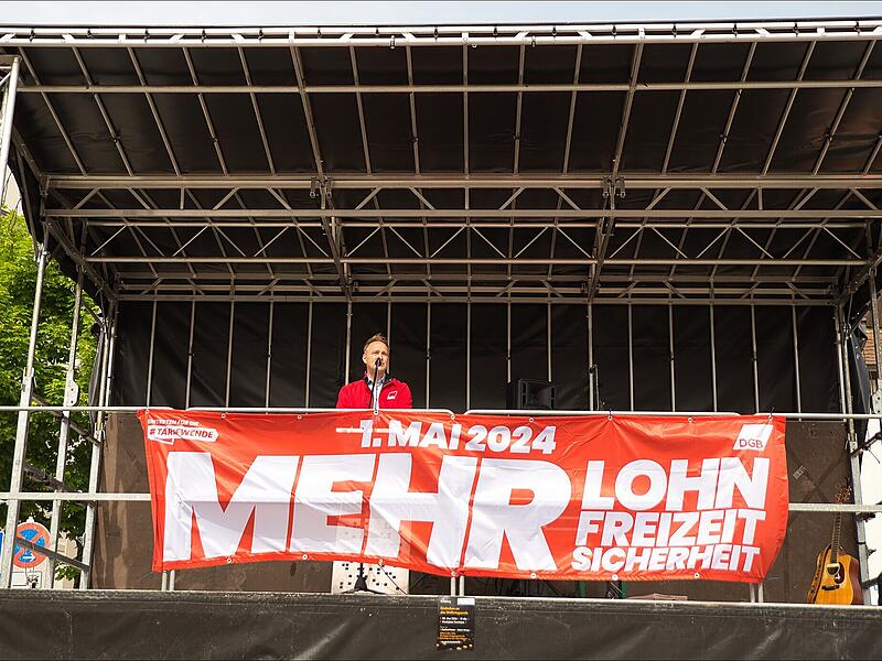 Hauptredner zur Kundgebung am Tag der Arbeit in Forchheim war Lukas Graf, Bezirksgesch&auml;ftsf&uuml;hrer DGB Bayern