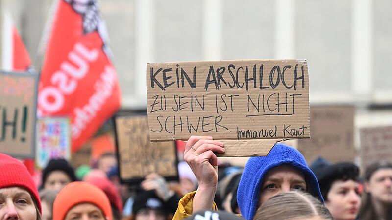 Demonstration gegen sexuelle und digitale Gewalt Demonstration gegen sexuelle und digitale Gewalt