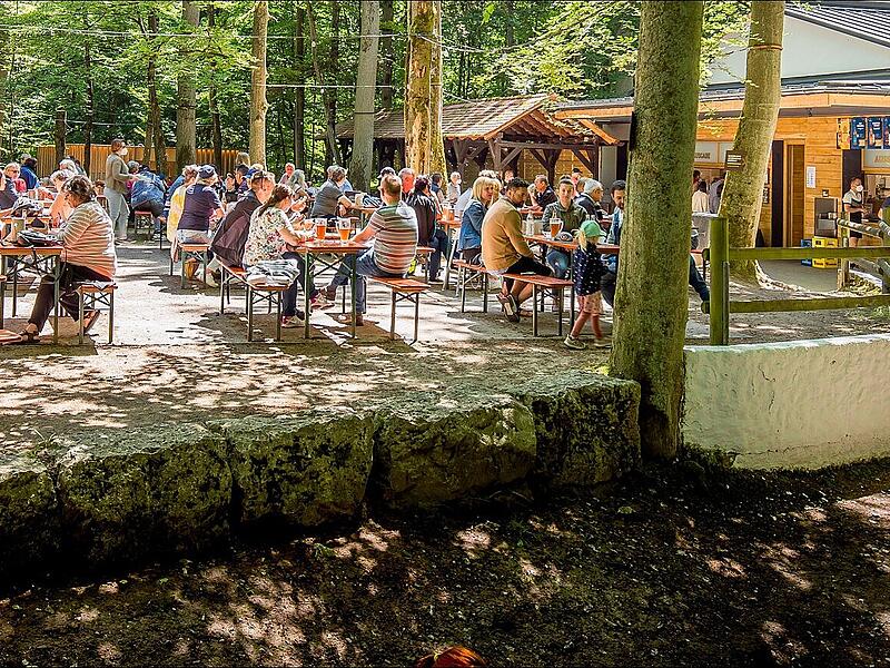 Der Felsenkeller &bdquo;Zum L&ouml;wenbr&auml;u&ldquo; in Neuhaus.