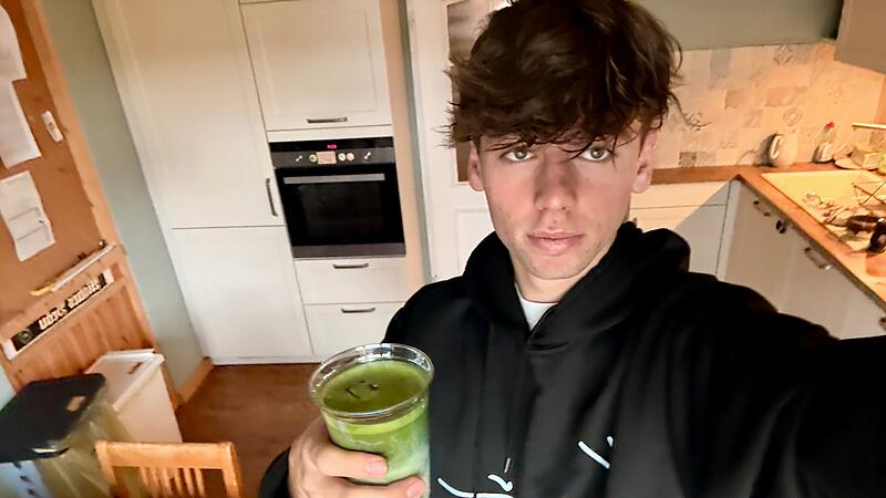 FT-Reporter David Hetzner trinkt auch zuhause gelegentlich Matcha Latte.