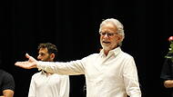 Landestheater Coburg Landestheater Coburg: Intendant Ulrich Peters bei der Begrüßung der Theaterbelegschaft zum Auftakt der Spielzeit 2026/2027.