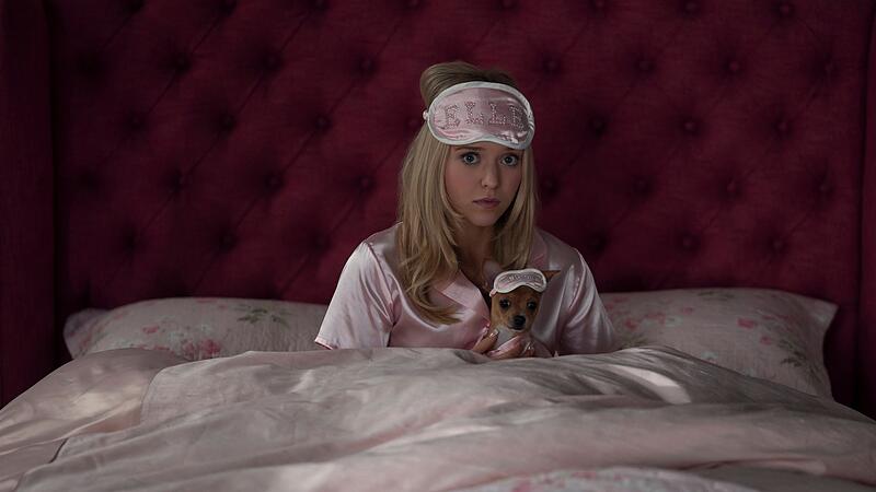 Amazone Prime - "Elle - First Look" Amazone Prime - "Elle - First Look"