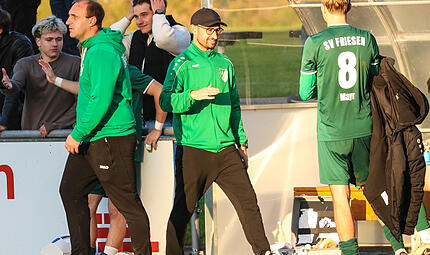 Trainer Frederic Martin (rechts) will mit seinem Team am heutigen Samstag dreifach punkten.