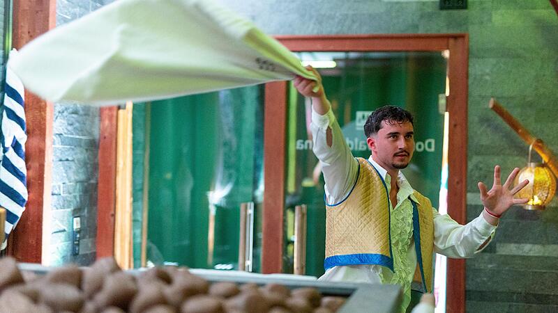 Die Musik aus dem Disney-Film &bdquo;Aladdin&ldquo; diente als Inspiration f&uuml;r Levent Demirs Aufguss-Show.