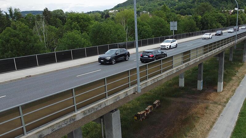 Bevor die neue S&uuml;dbr&uuml;cke gebaut werden kann, muss der Baugrund mit Bohrungen untersucht werden.