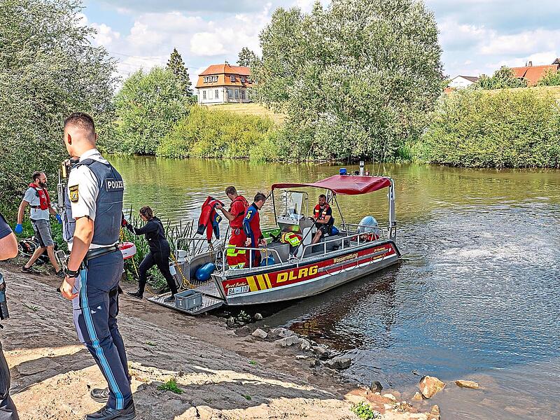Das DLRG-Boot im Einsatz am Main.News5/Merzbacher Das DLRG-Boot im Einsatz am Main.News5/Merzbacher