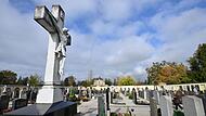 Friedhofsvorbereitungen vor Allerheiligen Friedhofsvorbereitungen vor Allerheiligen