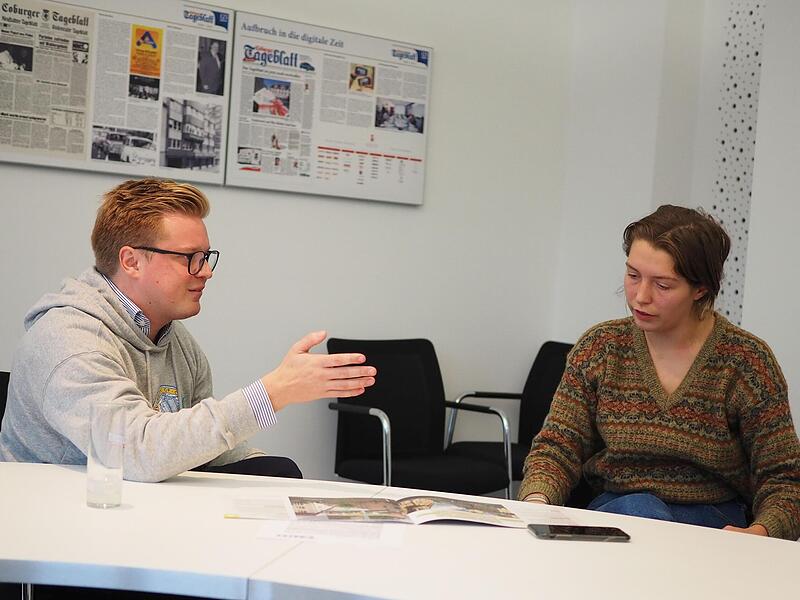 Maximilian Forkel, Gesch&auml;ftsf&uuml;hrer der Coburger CSU, und Helena Lakemann, Vorstandssprecherin der Coburger Gr&uuml;nen, diskutierten beim Coburger Tageblatt &uuml;ber das Thema Verkehr in der Innenstadt.