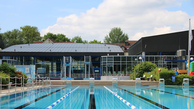 Schwimmbad, Gr&uuml;nfl&auml;che, Freibad