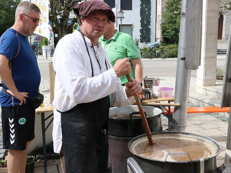 Fränkische Schweiz MarathonEbermannstadt Fränkische Schweiz Marathon, Genussmeile, Naturparkhöfemarkt Fränkische Schweiz MarathonEbermannstadt Fränkische Schweiz Marathon, Genussmeile, Naturparkhöfemarkt