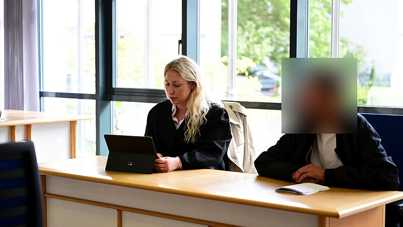 Rechtsanwältin Laura Kelker aus Bamberg und der Angeklagte