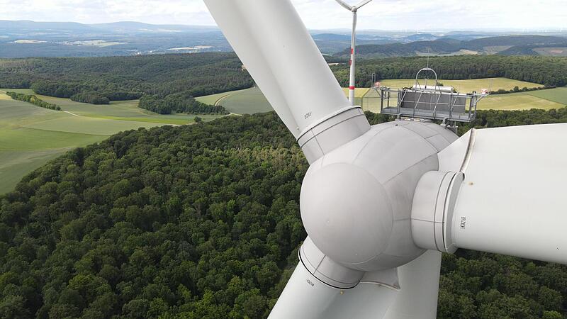 42 Windr&auml;der stehen bereits im Landkreis Bad Kissingen, drei weitere bei Fuchsstadt sind im Bau.