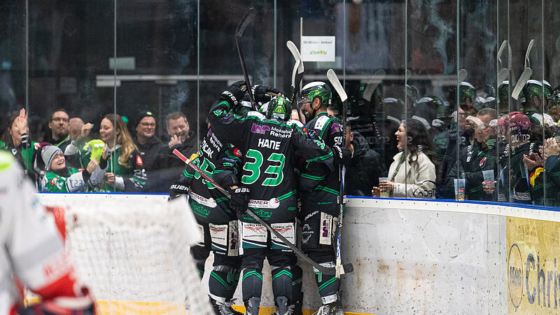 Jubel in H&ouml;chstadt, und das auf Seiten der Alligators sieben Mal. Die Alligators haben am Mittwochabend die Passau Black Hawks mit 7:3 besiegt.
