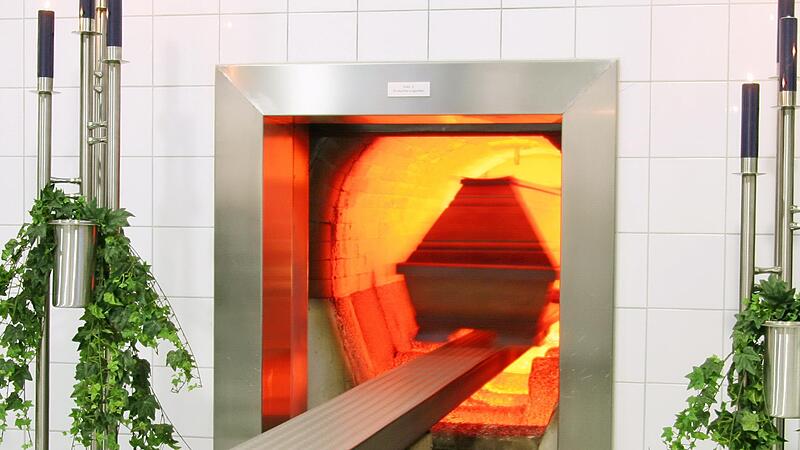 Die Ein&auml;scherung ist im Kreis Kronach heute die Regel.