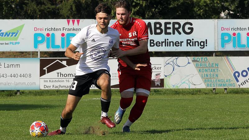 Leon Heimrath (l.) und der ASV Sassanfahrt gelten nach der verpassten Meisterschaft im Vorjahr als hei&szlig;ester Anw&auml;rter auf den diesj&auml;hrigen Kreisliga-Titel.