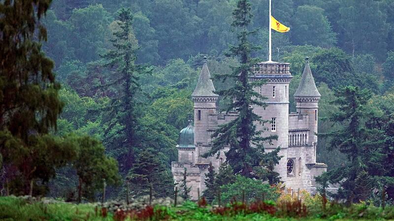 An seiner Sommerresidenz Balmoral konnte sich Prinz Albert nur wenige Jahre erfreuen. Jetzt geht das Schloss als Sterbeort von Queen Elizabeth II. in die Geschichte ein.