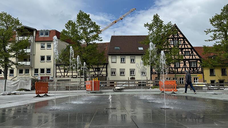 Abk&uuml;hlung und Unterhaltung soll dieser Brunnen k&uuml;nftig am Paradeplatz bieten.