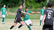 Der FC Haarbr&uuml;cken (gr&uuml;n), hier im Kreispokal gegen T&uuml;rkg&uuml;c&uuml; Neustadt, tut sich in der Kreisliga aktuell extrem schwer.