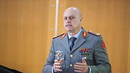 Bundeswehr-General Andreas Steinhaus, Kommandeur der Infanterieschule in Hammelburg.
