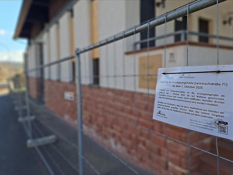 Aussegnungshalle in Friedhof in Bad Br&uuml;ckenau: Notsicherung