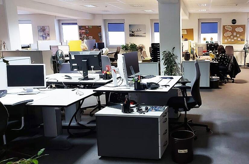 Bleiben die R&auml;ume im Call-Center bei Baur k&uuml;nftig leer? Wenn 80 Mitarbeiter mit Altvertr&auml;gen nicht gehen, will das Unternehmen alle drei Standorte mit zusammen 500 Besch&auml;ftigten schlie&szlig;en.