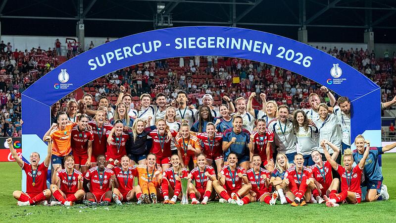 DFB-Supercup - Bayern M&uuml;nchen - VfL Wolfsburg