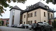 Das Internat soll auf der Fl&auml;che des Parkplatzes erweitert werden.