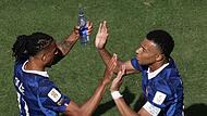 Michael Olise (l) und Kylian Mbappé Michael Olise (l) und Kylian Mbappé